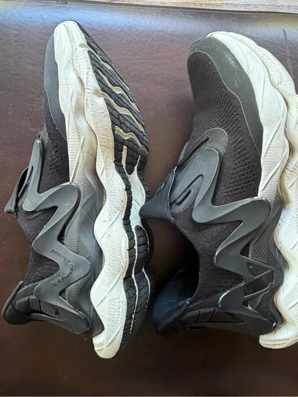 QLVR Women’s Running slippers/shoes Black 8.5